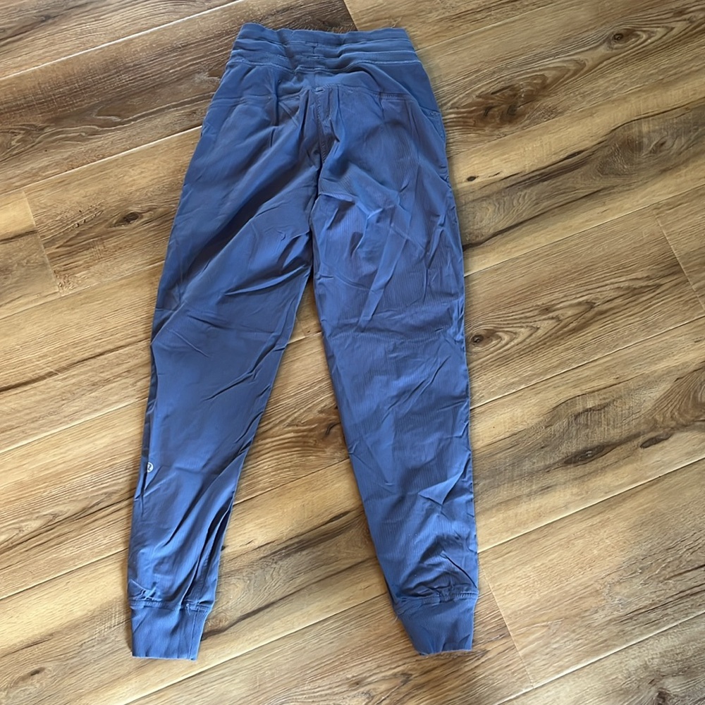 Lululemon dance joggers - Picture 2 of 2